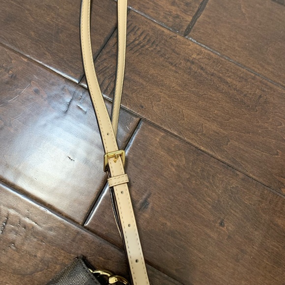 Michael Kors logo satchel - Picture 6 of 6